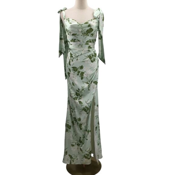 Floral Off-Shoulder Maxi Dress - Picture 3 of 10